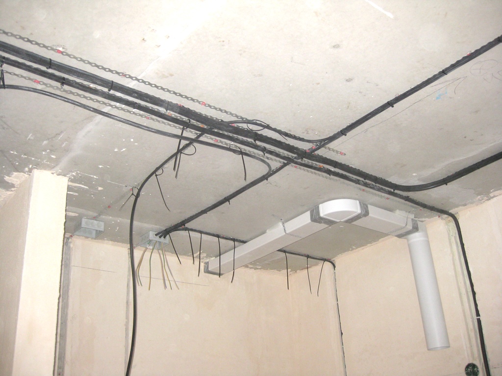 Черновой электромонтаж в трехкомнатной квартире в ЖК Черная Речка