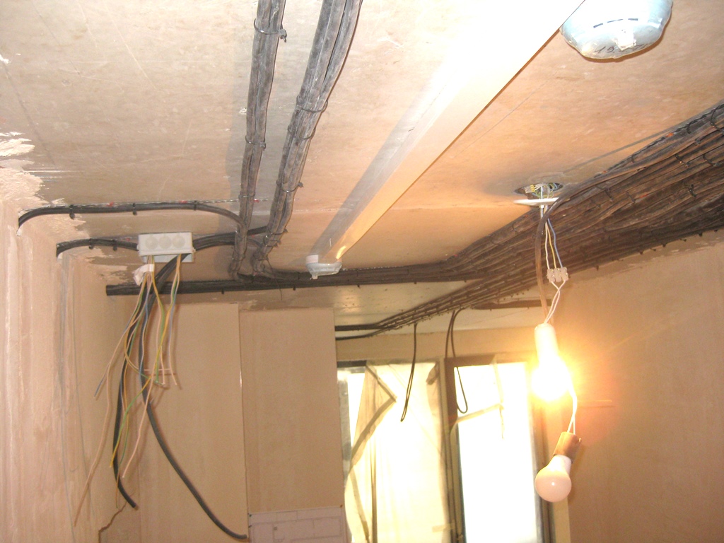 Черновой электромонтаж в трехкомнатной квартире в ЖК Черная Речка