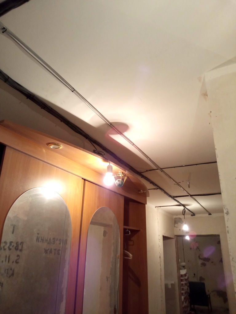 Черновой электромонтаж в 3-х комнатной квартире на ул. Глухарская в Приморском районе