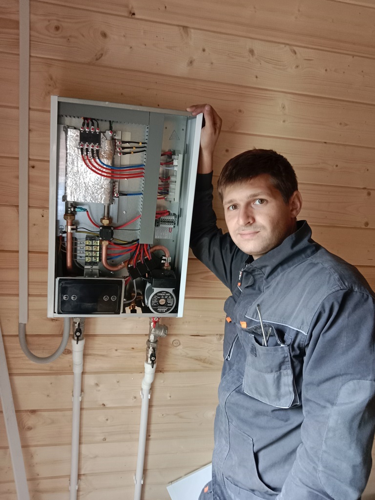 Электрика в кабель-канале в каркасном доме в СНТ Спутник на Дороге Жизни